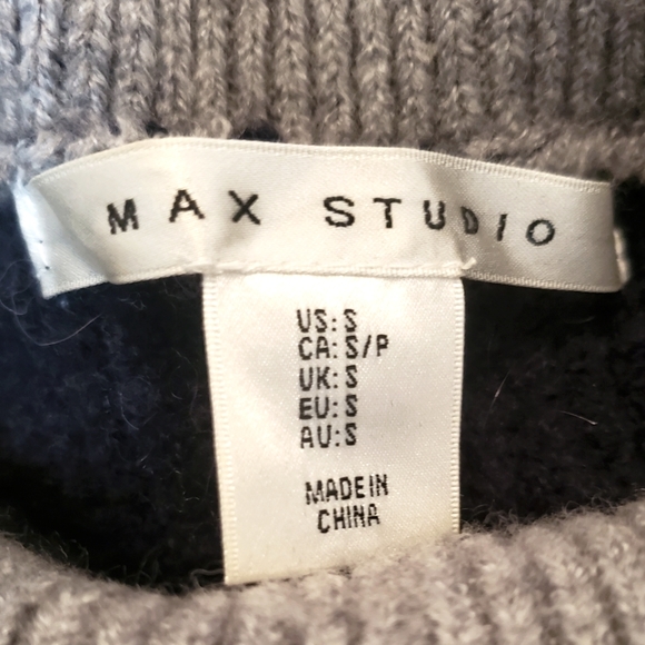 Colorblock turtleneck sweater - Picture 2 of 2